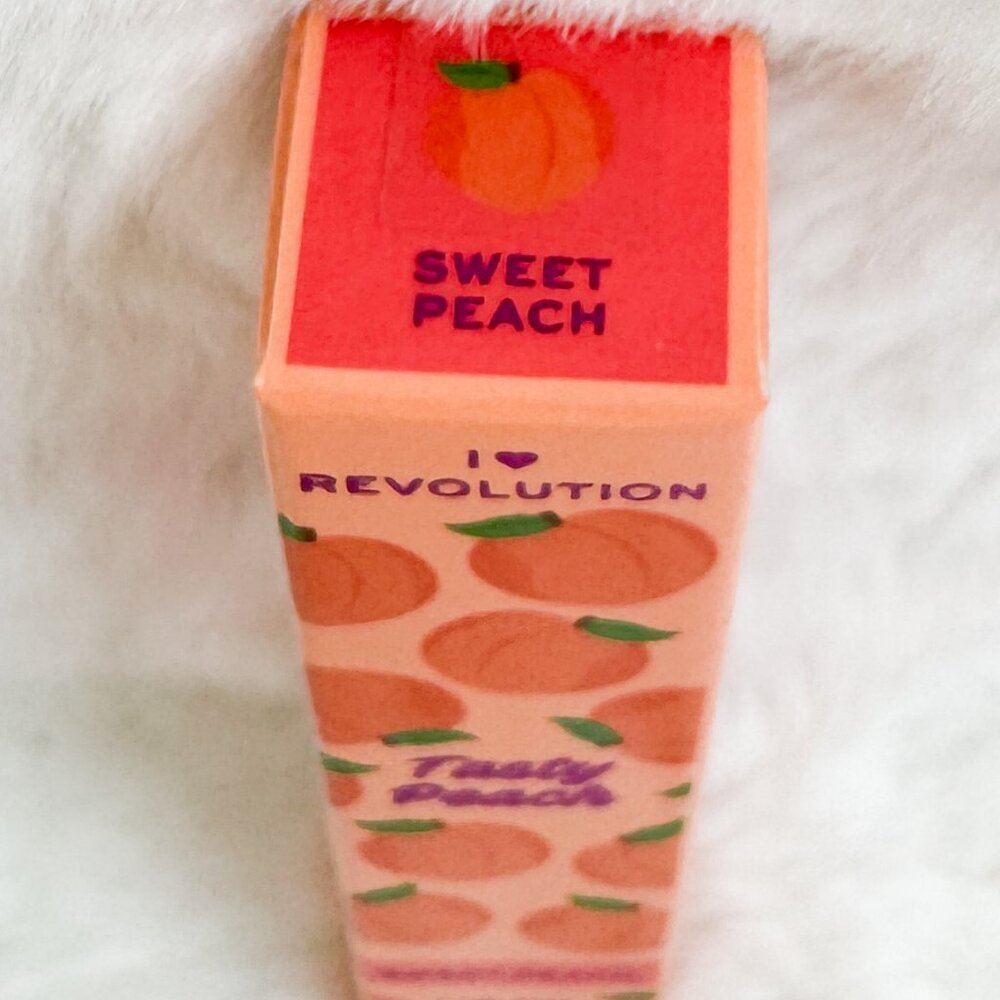 I *heart* Revolution Lip Oil in Sweet Peach